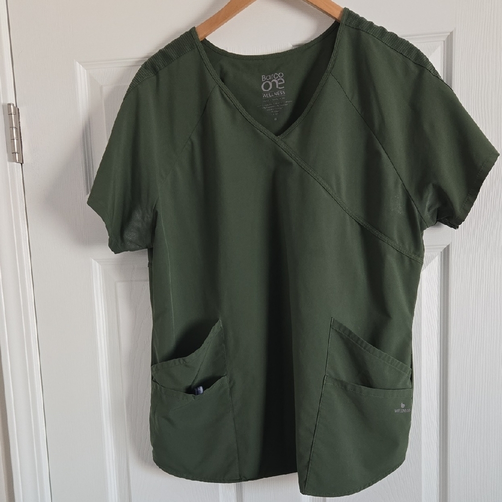 Barco Uniforms Women's Green Scrub Top